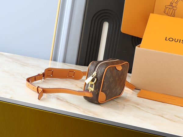 ルイヴィトンバッグ背面デザイン